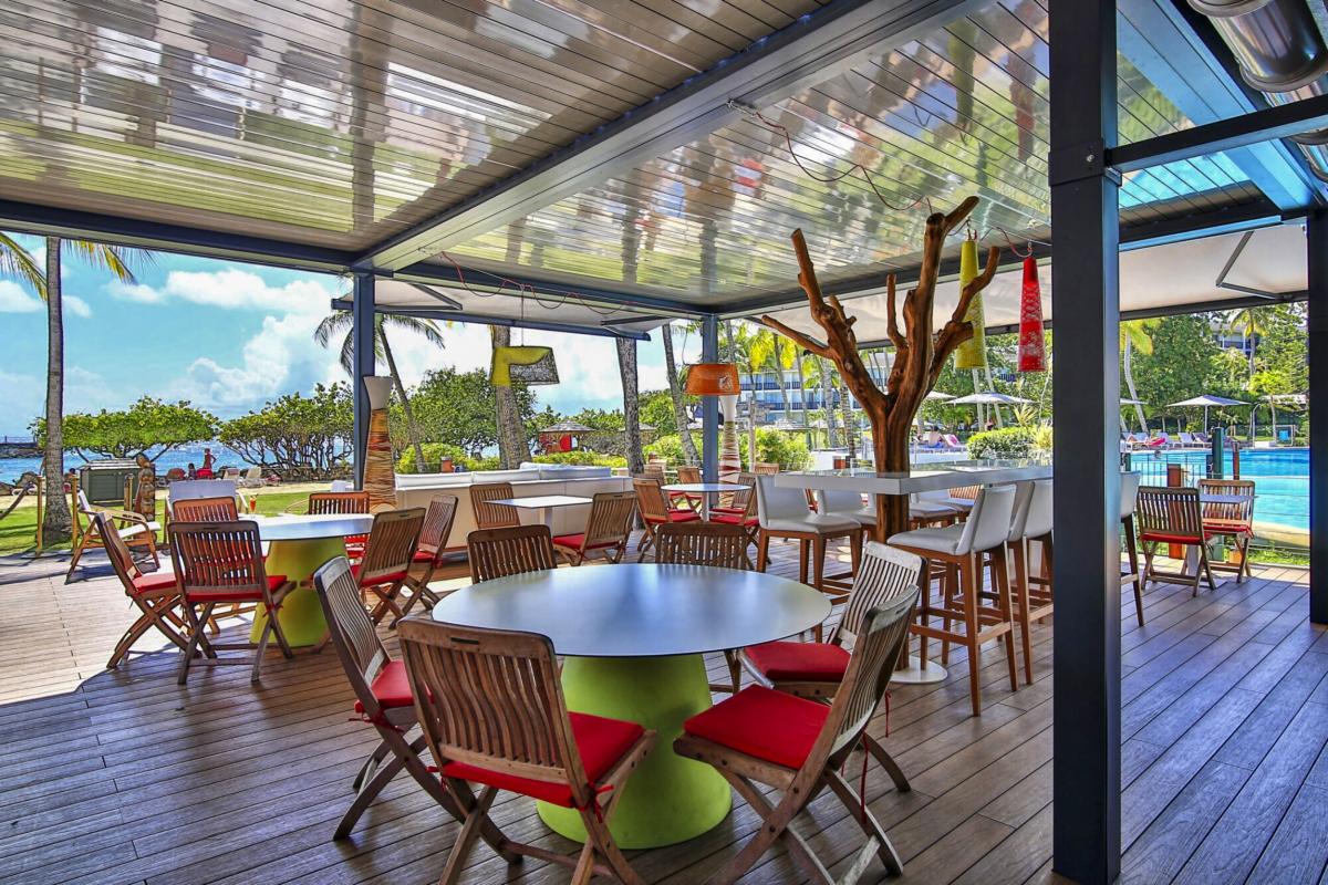 15 la-creole-beach-hotel-la-route-des-epices-terrasse